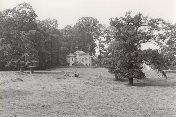 chateau-history-1982-600x400