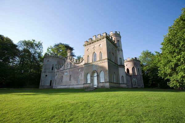 Clytha Castle 600 x 400