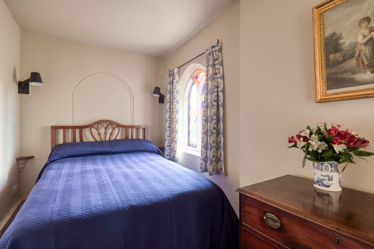 cobham dairy interior bedroom 1200x800