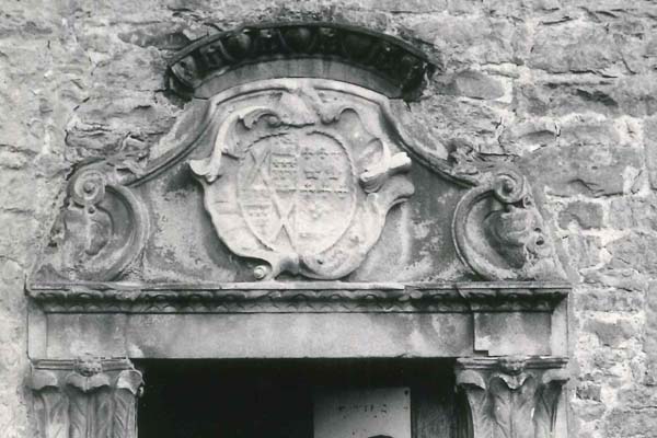 Cullodentower-history-crest-600x400