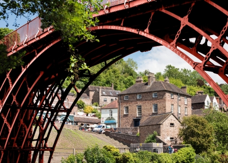 Iron Bridge red 450x321